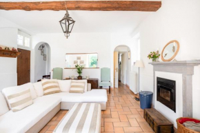 Bright APT surrounded by greenery with parking Villa Guardia